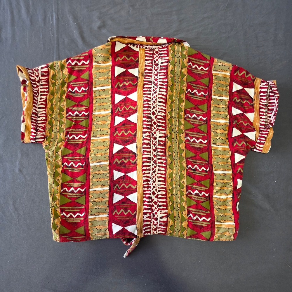 Vintage 90s Geometric Tribal Print Tie Front Shirt Red Large Tropical Crop‎ Top - Picture 3 of 4